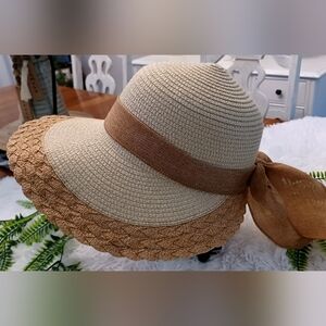 NWOT Straw Ribbon Sun Hat. 60% paper straw 40% polyester